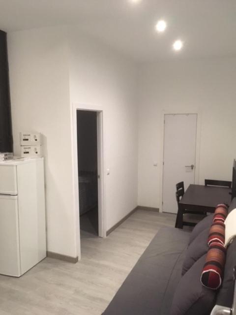 Hostal Goyal Pizarro Madrid Dış mekan fotoğraf