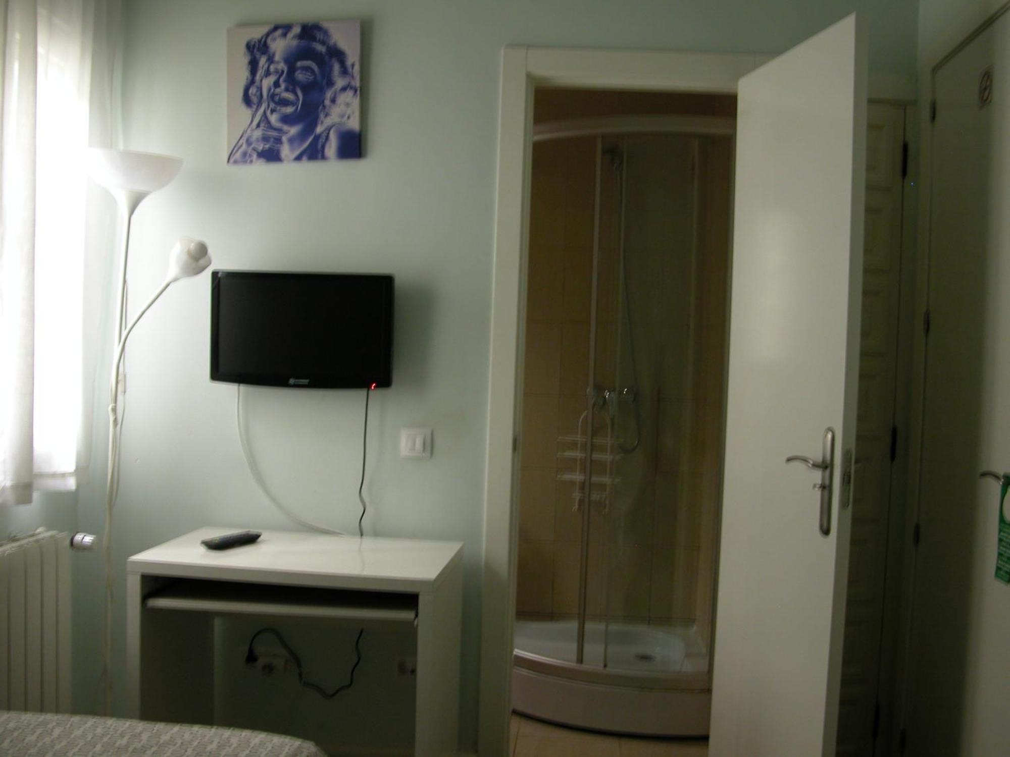 Hostal Goyal Pizarro Madrid Oda fotoğraf
