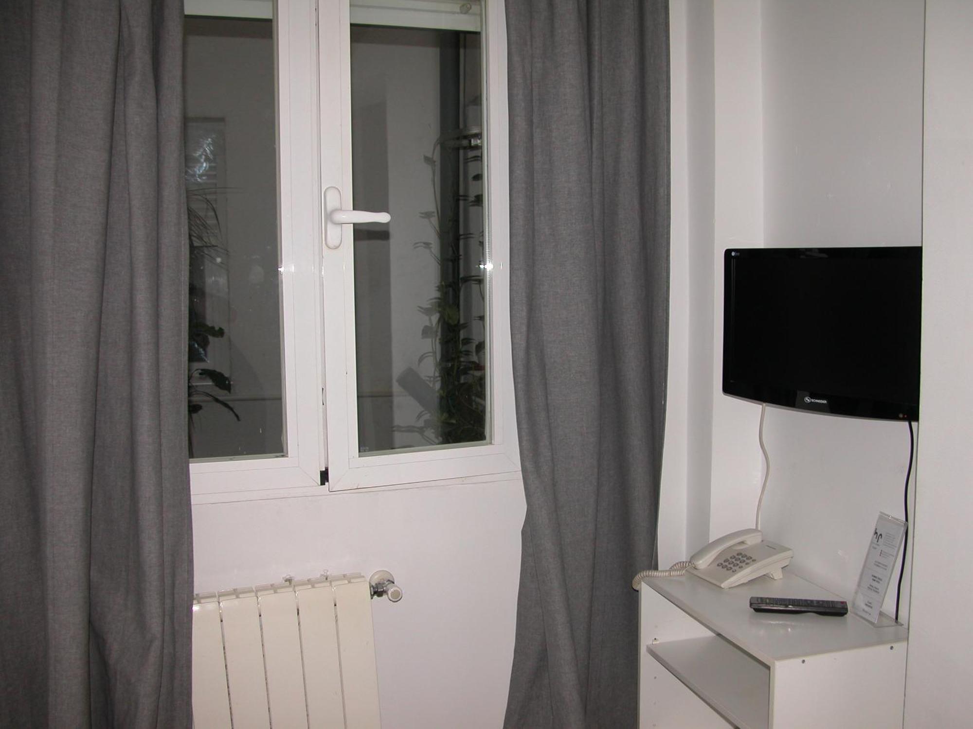 Hostal Goyal Pizarro Madrid Oda fotoğraf