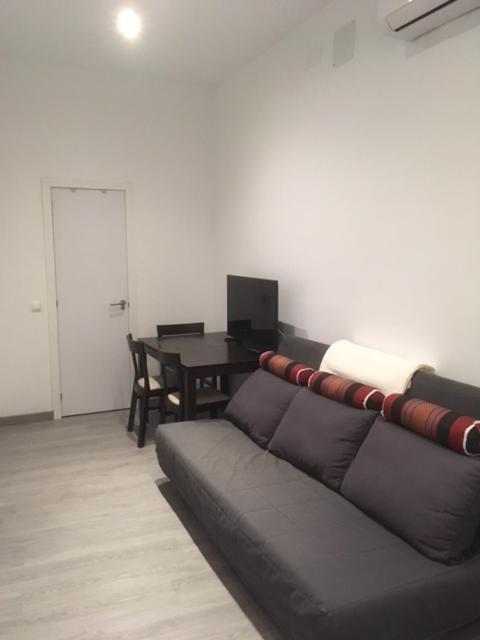 Hostal Goyal Pizarro Madrid Dış mekan fotoğraf