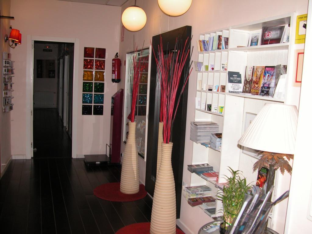 Hostal Goyal Pizarro Madrid Dış mekan fotoğraf