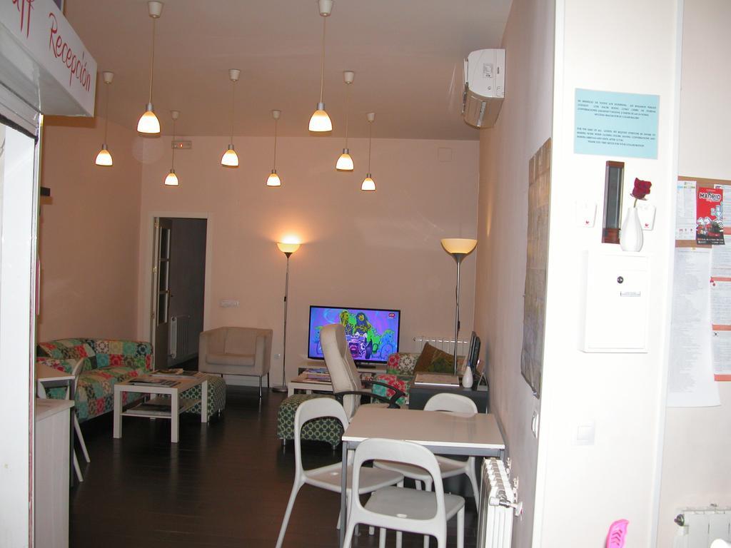 Hostal Goyal Pizarro Madrid Dış mekan fotoğraf