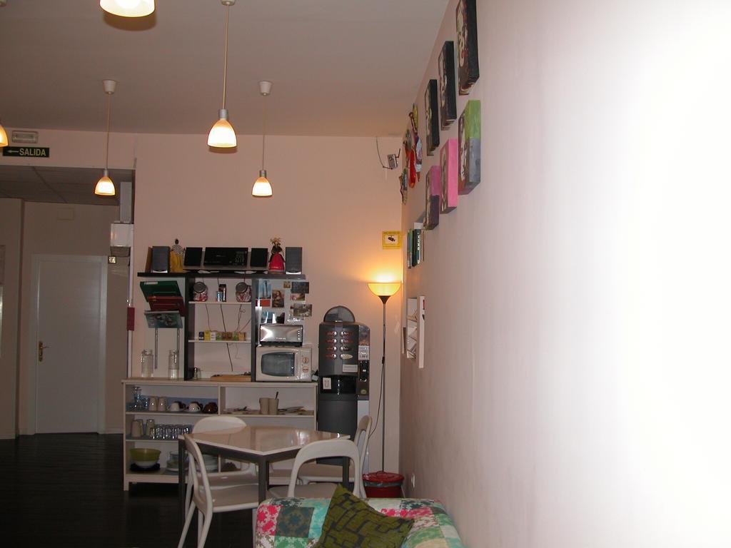 Hostal Goyal Pizarro Madrid Dış mekan fotoğraf