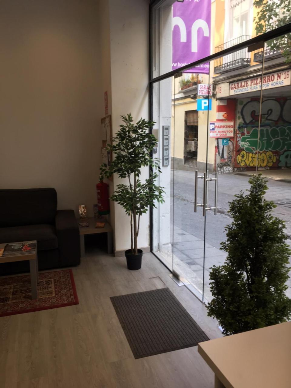 Hostal Goyal Pizarro Madrid Dış mekan fotoğraf